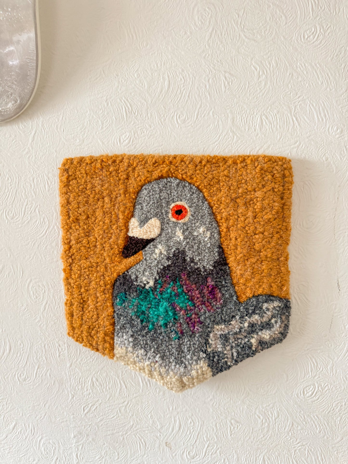Large pigeon (gold)