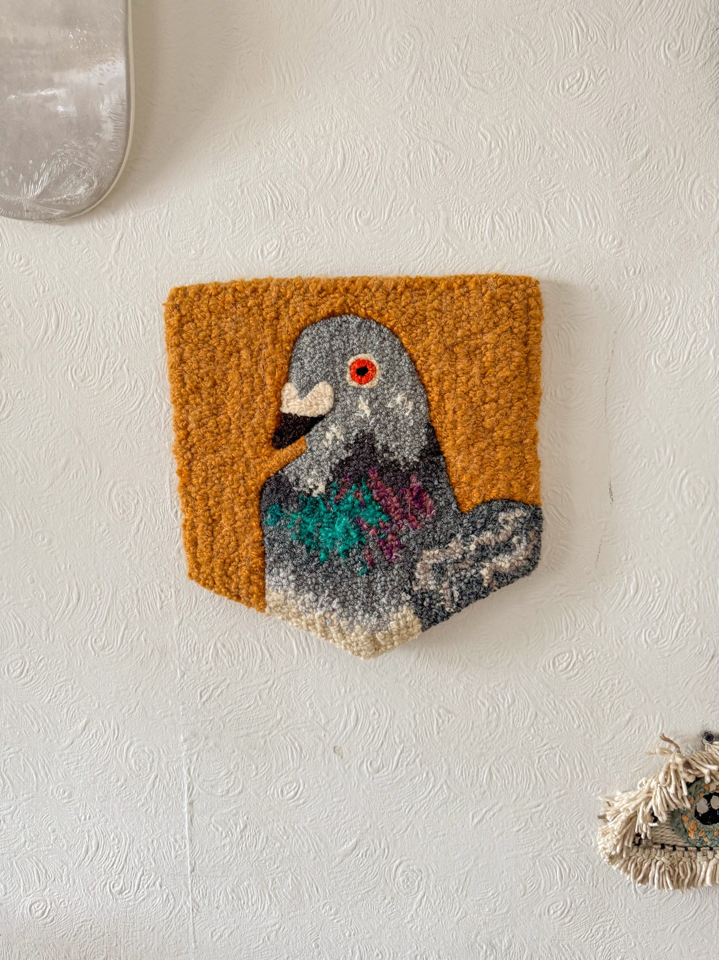 Large pigeon (gold)