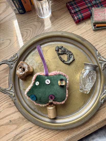 mini hagstone charm