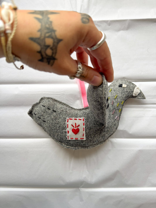 Pigeon (red)