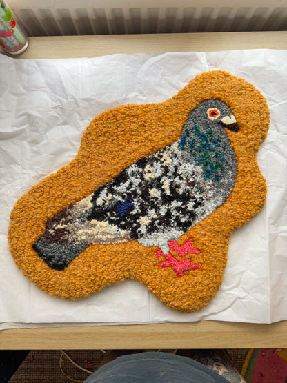 Pigeon squiggle (mustard/gold)