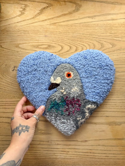 Pigeon sweetheart (cornflower blue)