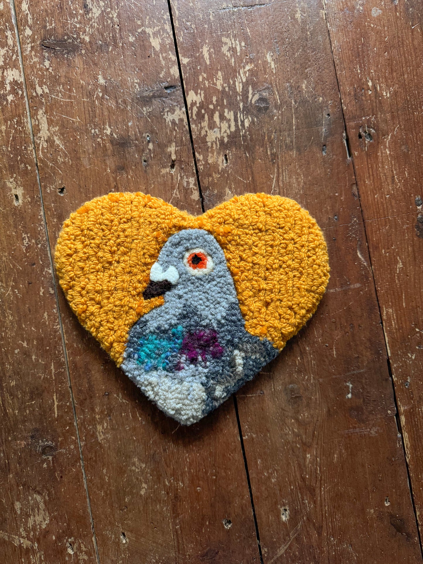 (Shorter loop) Pigeon sweetheart (gold)