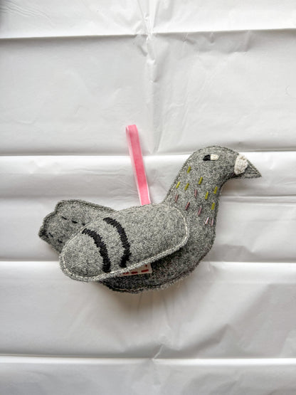 Pigeon (red)