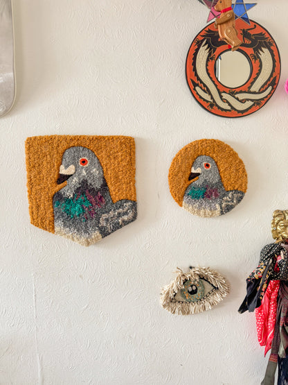 Large pigeon (gold)
