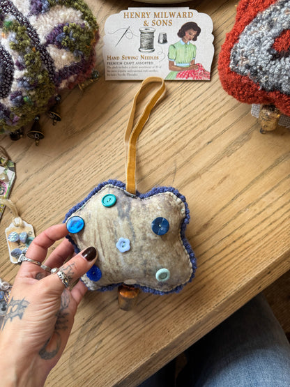 hagstone talisman (blue)