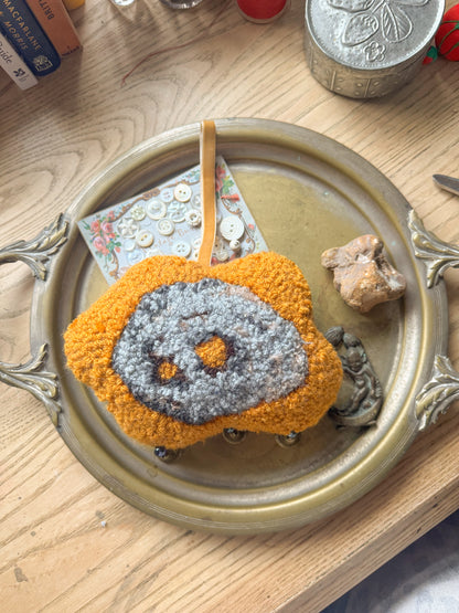 Large hagstone talisman (gold)