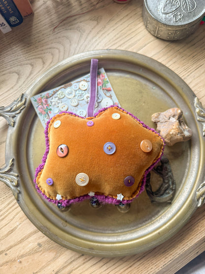 Large hagstone talisman (purple)